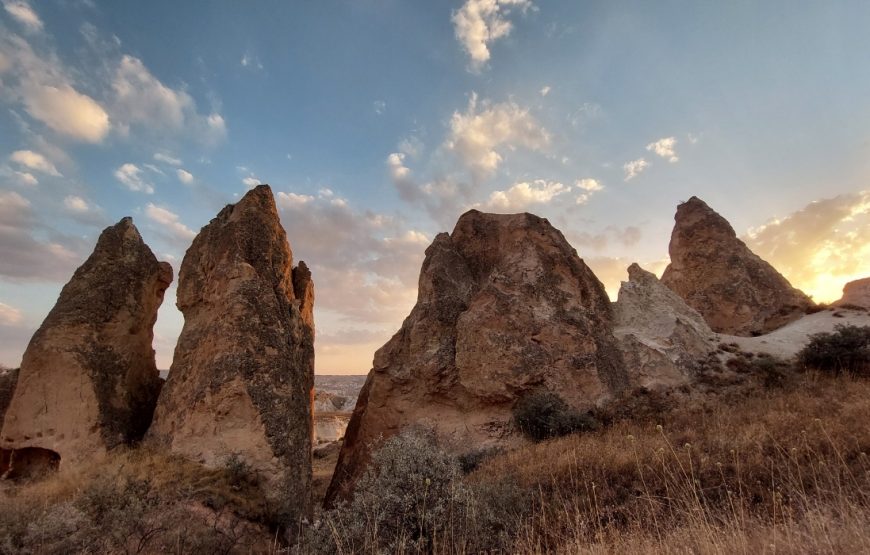 Golden Hiking Tour