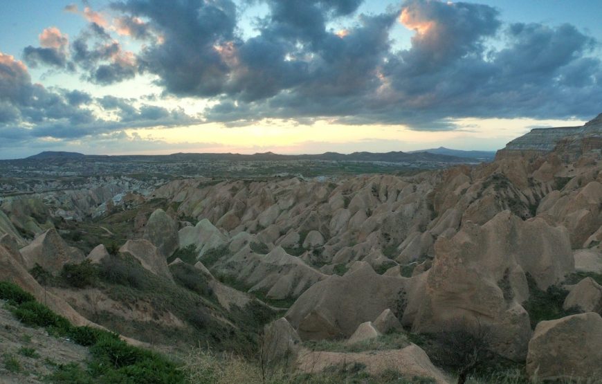 Golden Hiking Tour