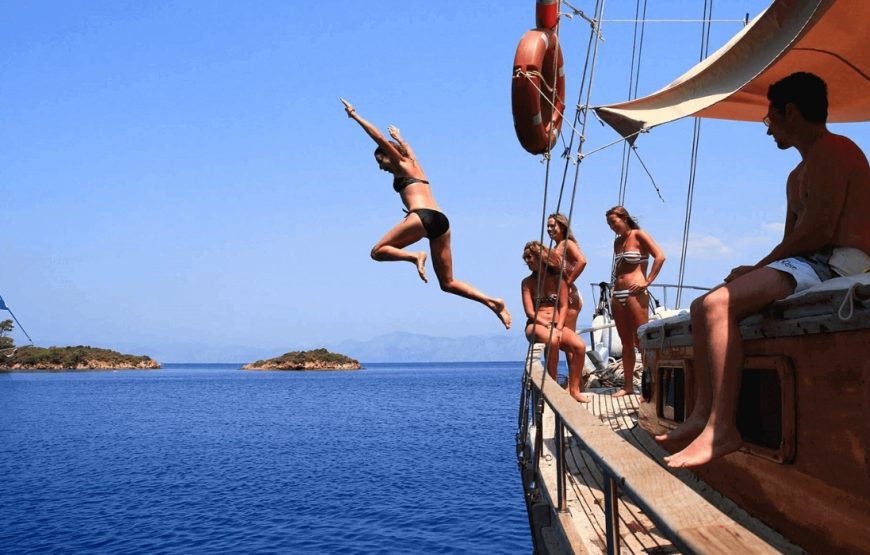 Kemer Boat Tour: Unwind on the Sparkling Mediterranean