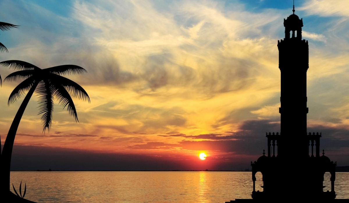Izmir Clock Tower – what Turkey is famous for in the Aegean region